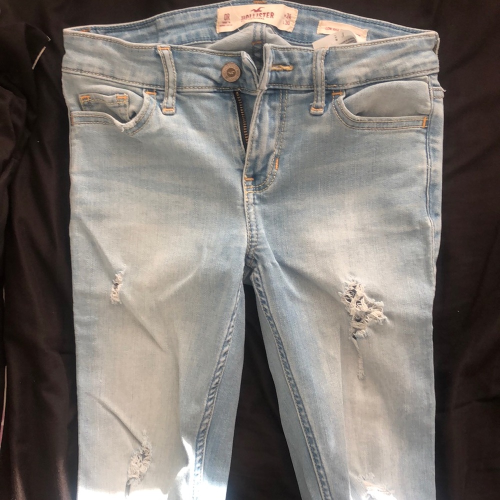 Light washed Hollister ripped skinny jeans